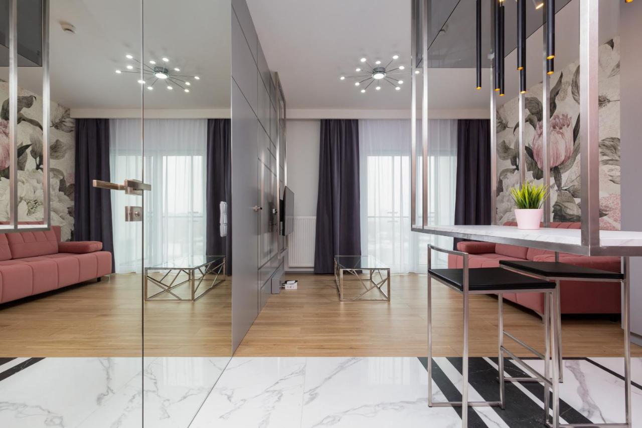 Premium Apartments Business Center By Renters Prestige Варшава Екстериор снимка